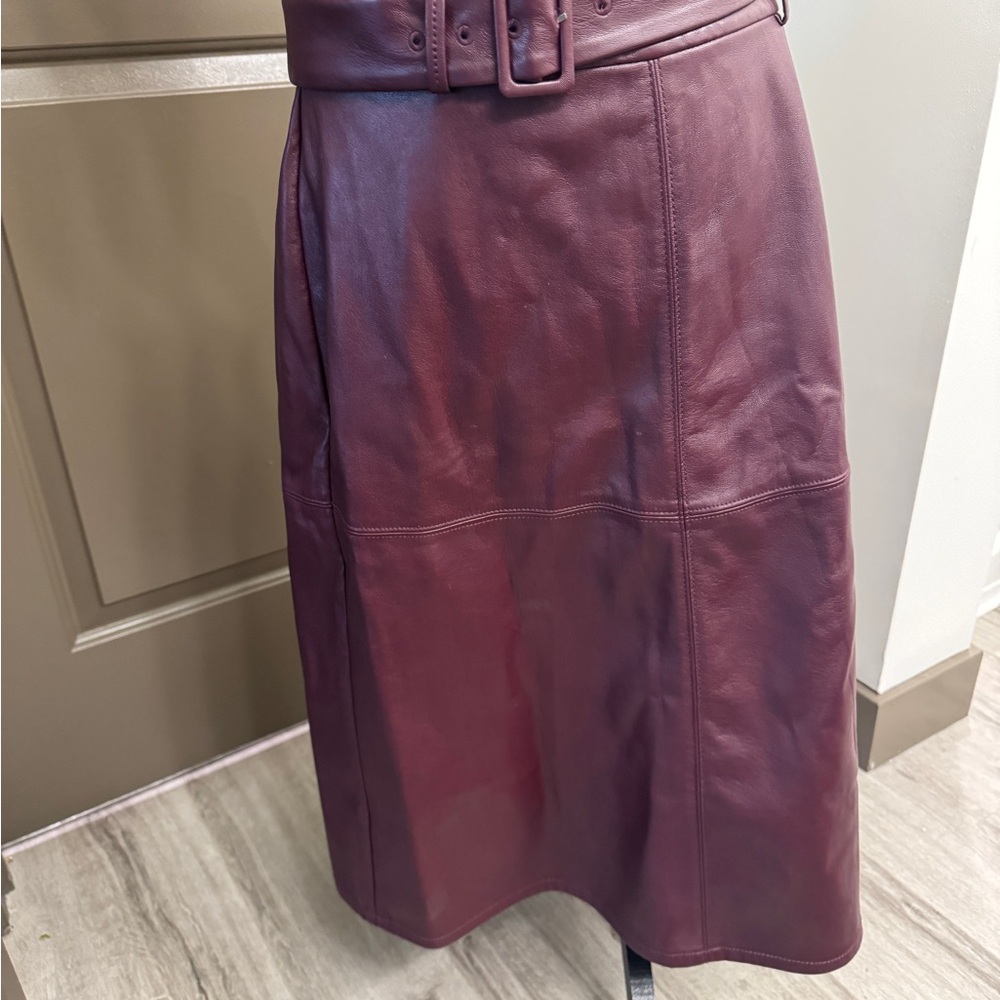 Elegant Burgundy Leather Skirt